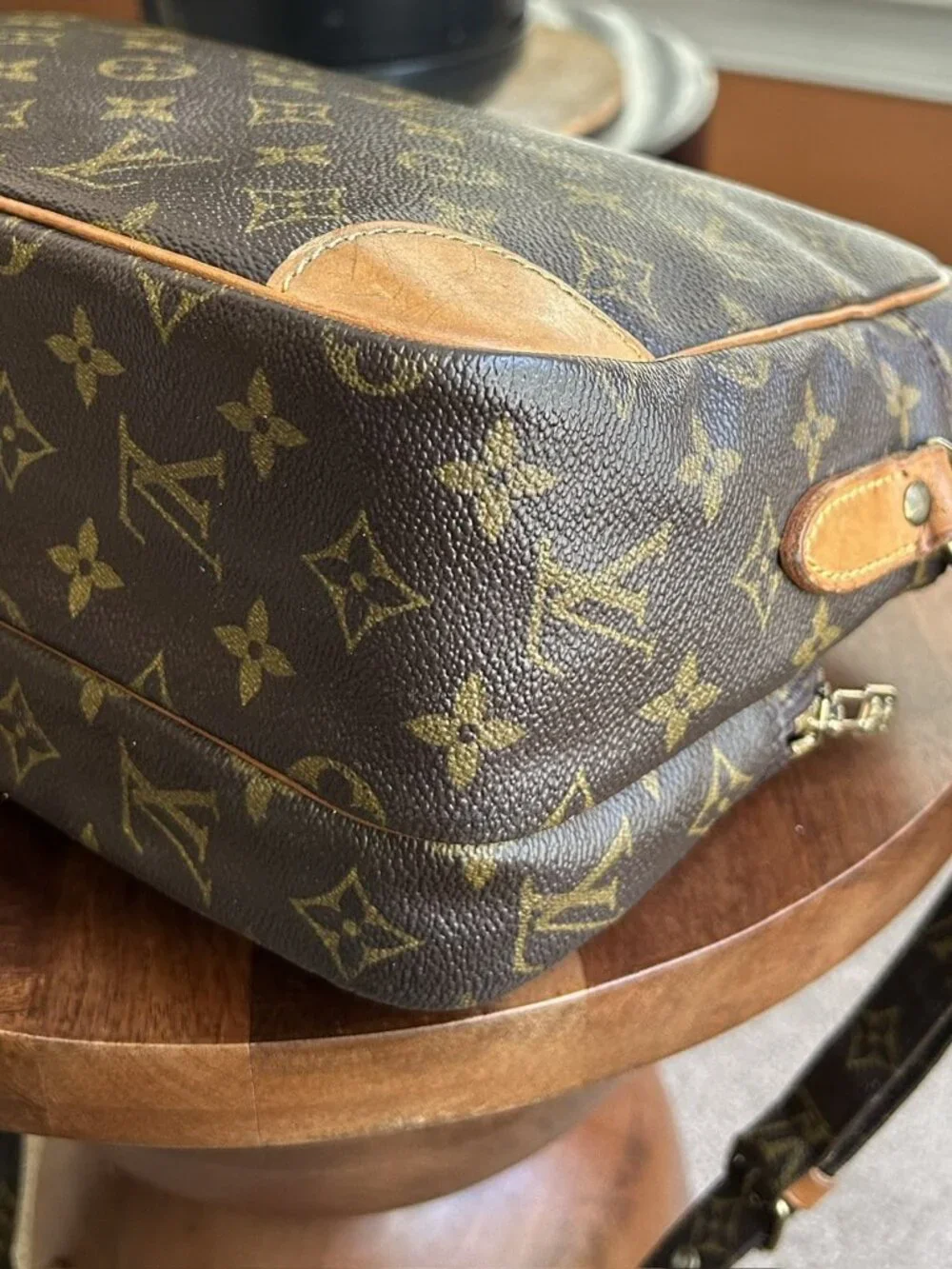 LOUIS VUITTON Monogram Nil 28 Shoulder Bag